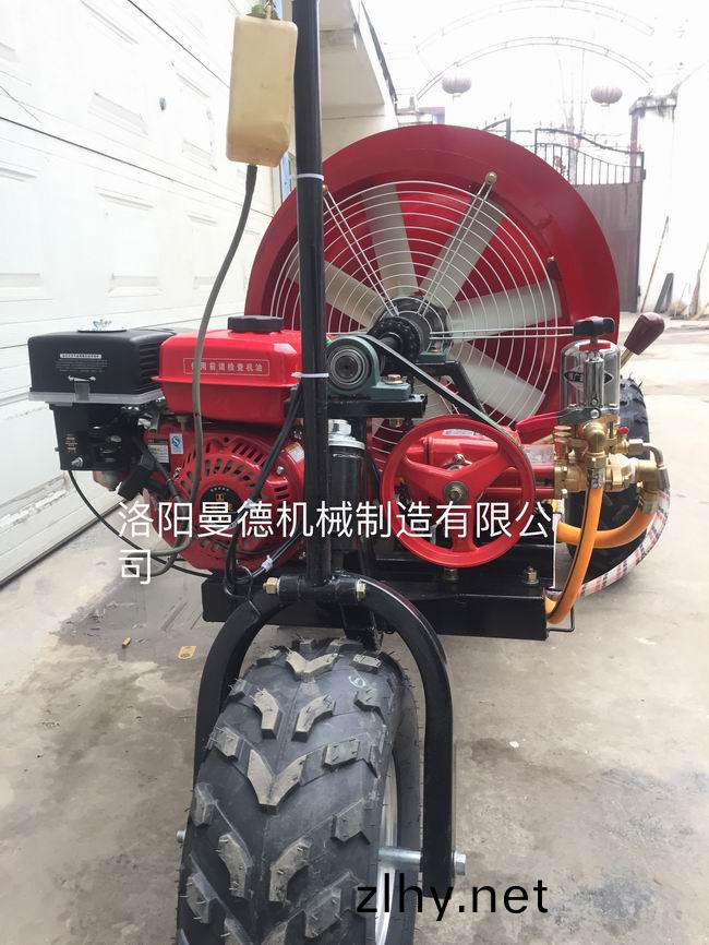 自走式(shi)風(fēng)送打藥機(ji)