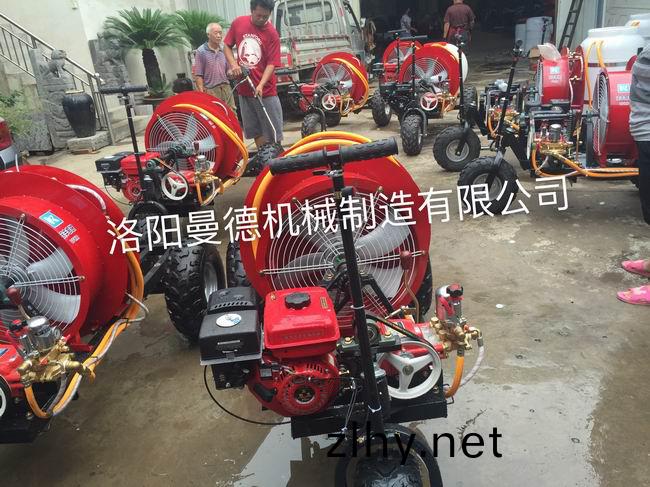 自(zi)走(zou)式(shi)風(fēng)送(song)打藥(yao)機